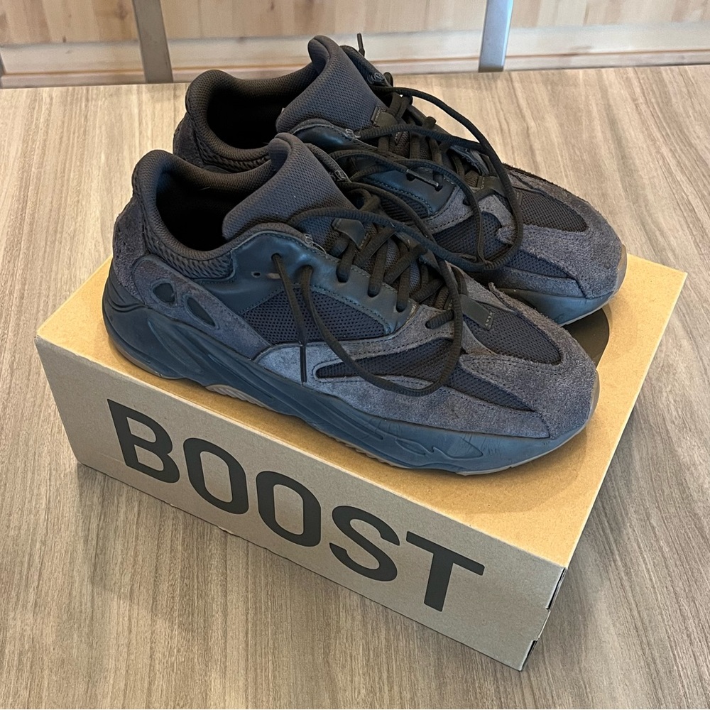 Yeezy 700 Utility Black 2023 - Size 11.5